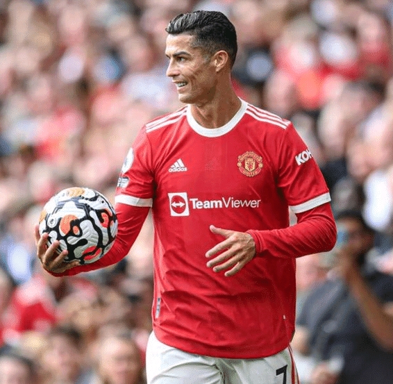 拼尽全力！奎克利13中6拿到25分5助 三分4中4（全力以赴！奎克利13投6中砍下25分5助攻，三分4投全中）