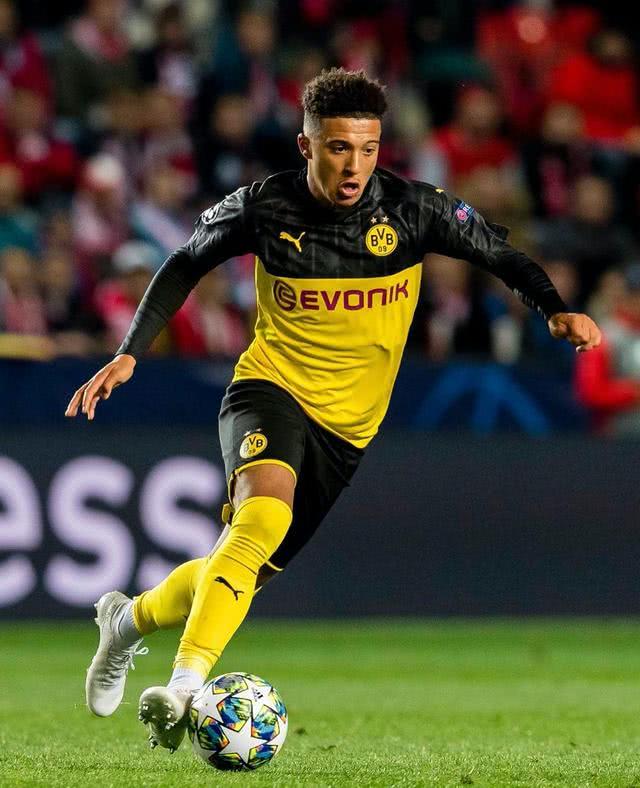 芝加哥白袜主帅吉恩·吉伦率领球队夺得冠军，成为首位率队夺冠的拉美裔主帅