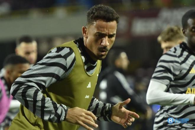 慕尼黑1860主席曾抱怨海纳未认出自己，拜仁球迷拉横幅回怼